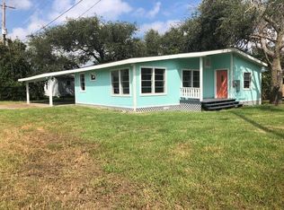 1131 S Pearl St, Rockport, TX 78382