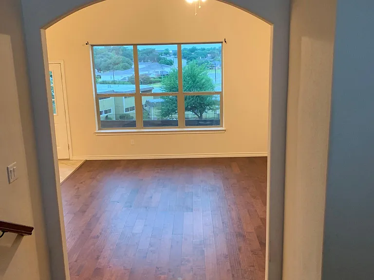 2361 Novin Dr — Photo 2