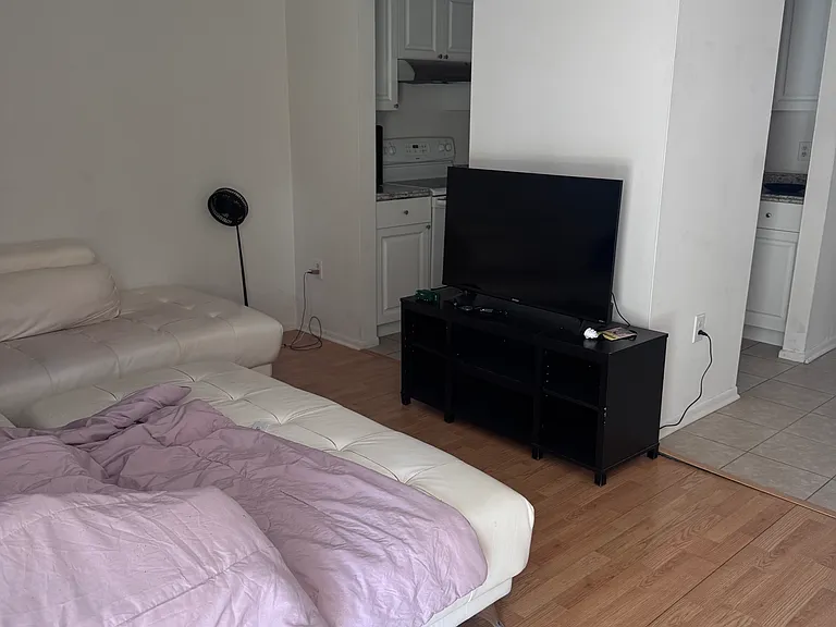 127 Avenida De Bahia #C — Photo 10