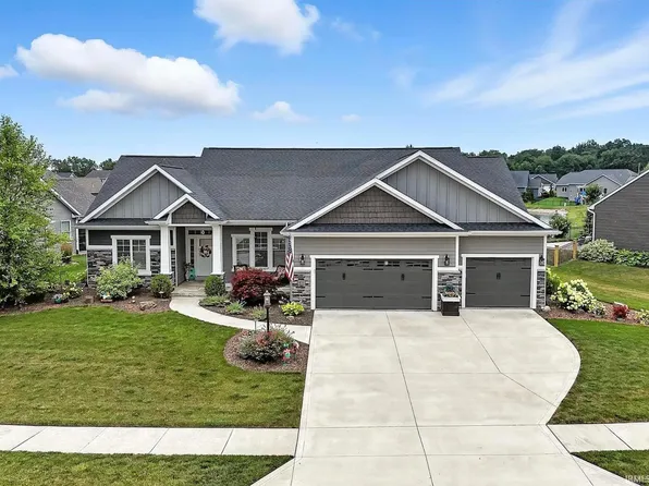 851 Pentolina Dr, Fort Wayne, IN 46845