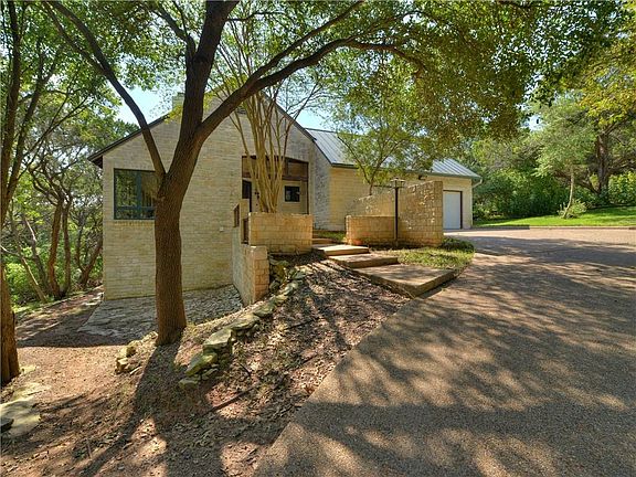 2nd image of 201 Allegro Ln