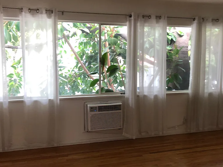 1479 N Havenhurst Dr #2 — Photo 79