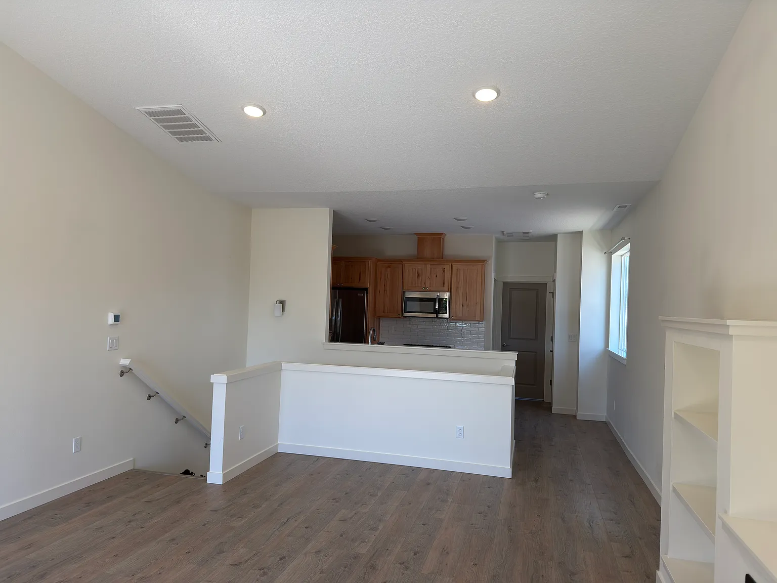 2360 Kingwood St — Photo 3