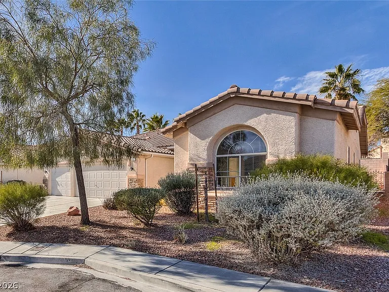 3131 Surf Spray St — Photo 3
