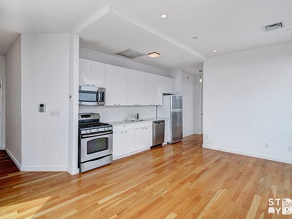4th image of 525 Clinton Ave #12PHE