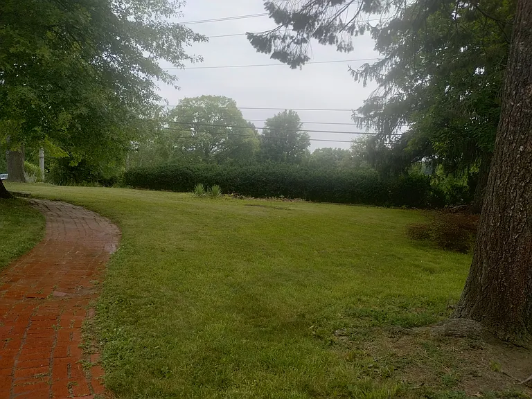 3950 Riverside Dr — Photo 43