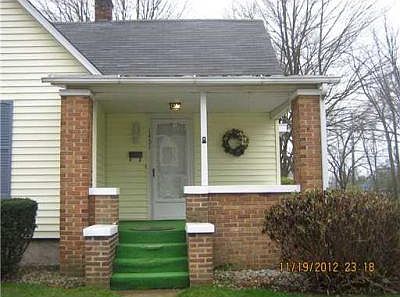 2nd image of 1431 E 4th St