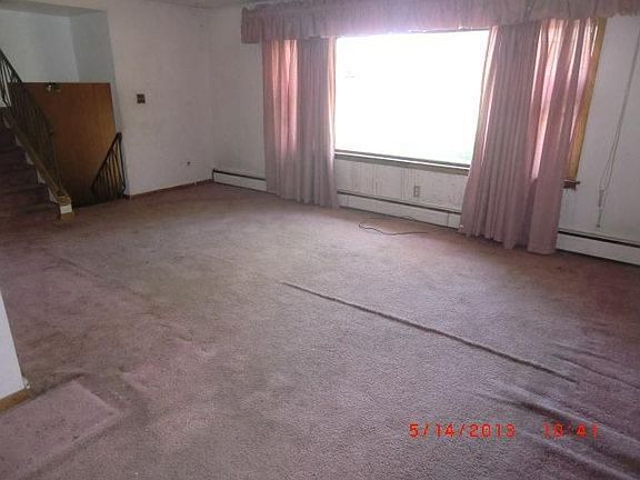 2nd image of 1460 W 54th Ave