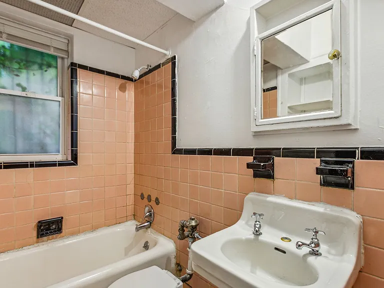 120 Glynn Ct. - FDR Seward Glynn — Photo 18
