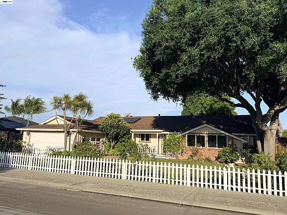 2nd image of 4414 Grover Dr
