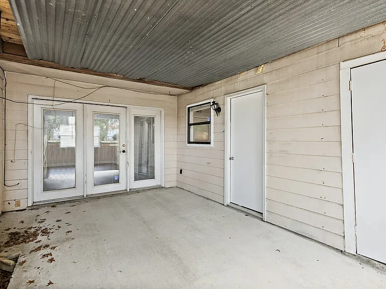 1013 Windrose Dr — Photo 20