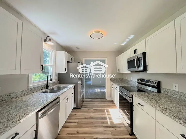 940 Willis St — Photo 8