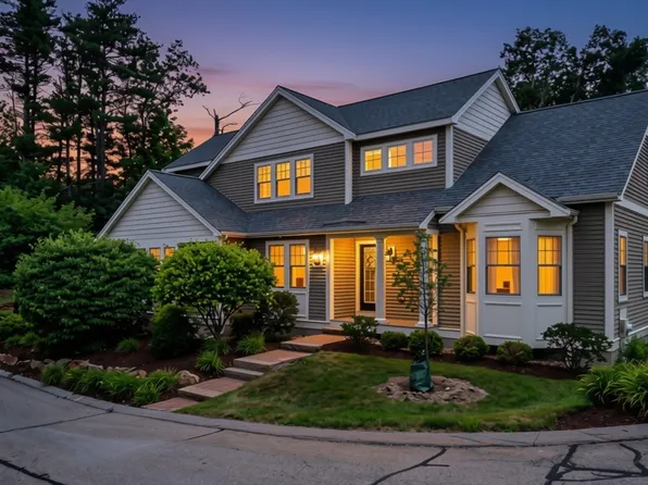 3 McGill Ct #214, Hopkinton, MA 01748