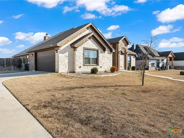 7136 Day Dr, Salado, TX 76571