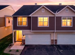 468 Stonewood Ln, Burnsville, MN 55306