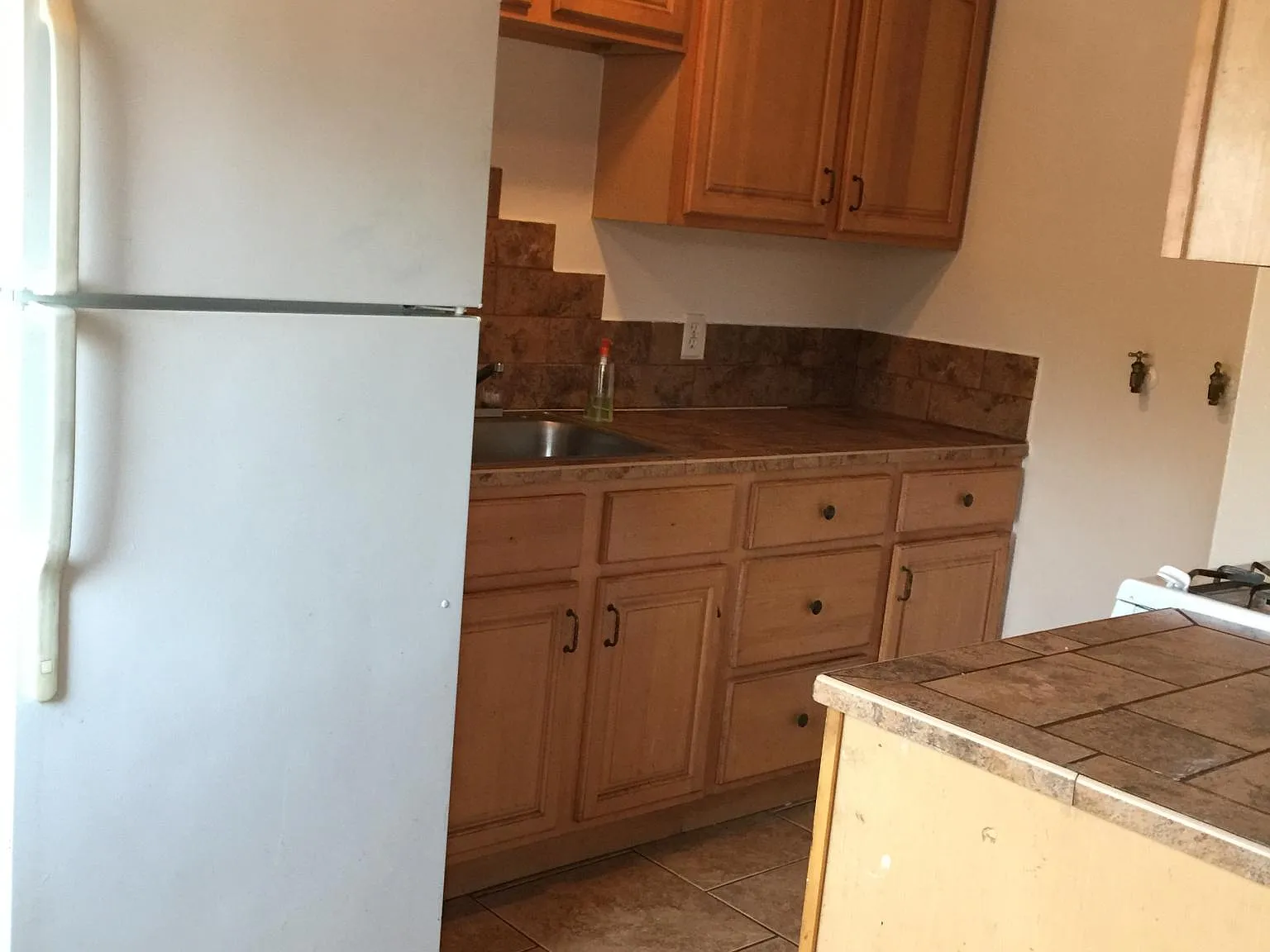 2 bed, 600 sqft, $2,100 — Photo 1
