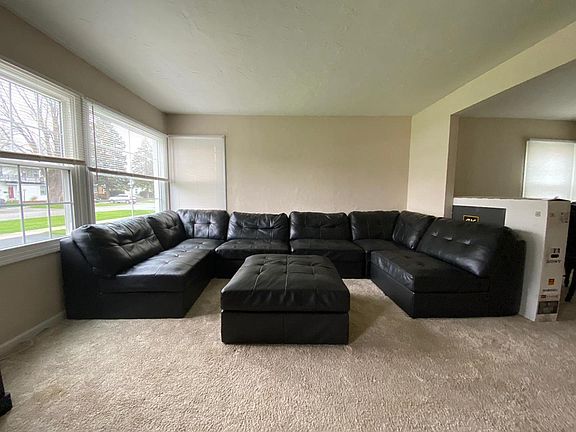 2nd image of 19 Hayes Dr