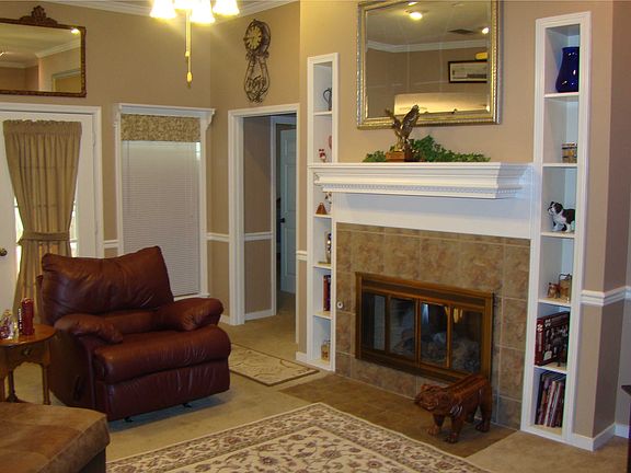 3rd image of 2118 W Fairway Dr