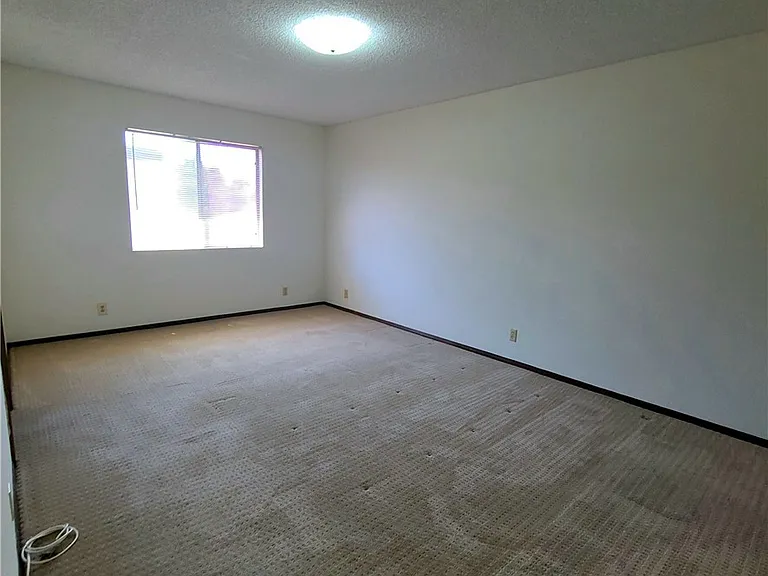 881 W Huntington Dr #G — Photo 12