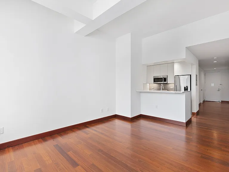 305 E 63rd St #4C — Photo 2