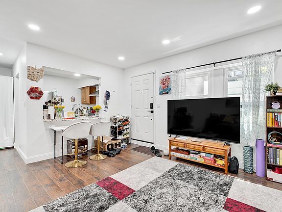 2nd image of 373 Palisade Ave #1
