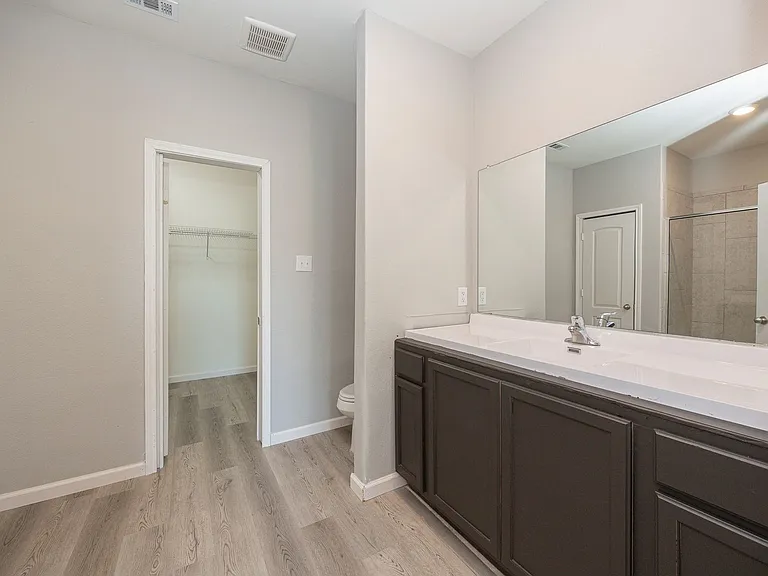 208 Harvey St — Photo 29