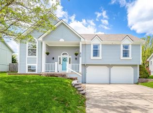 708 NE Colleen Dr, Lees Summit, MO 64086