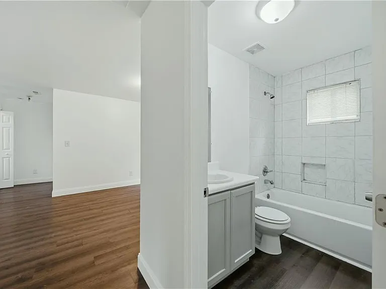 226 Thornton St SW — Photo 8