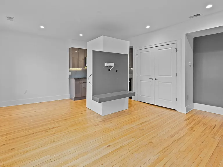 1400 Van Dyke St #307 — Photo 13
