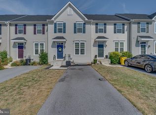 191 Ontario Dr, Falling Waters, WV 25419