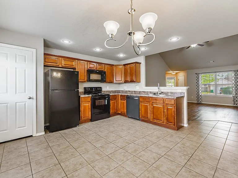 530 Lasso Ln — Photo 6