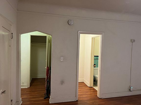 5th image of 665 S Cochran Ave #J200