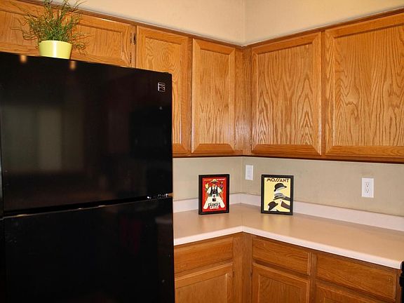 5th image of 225 W 1st St Unit 126