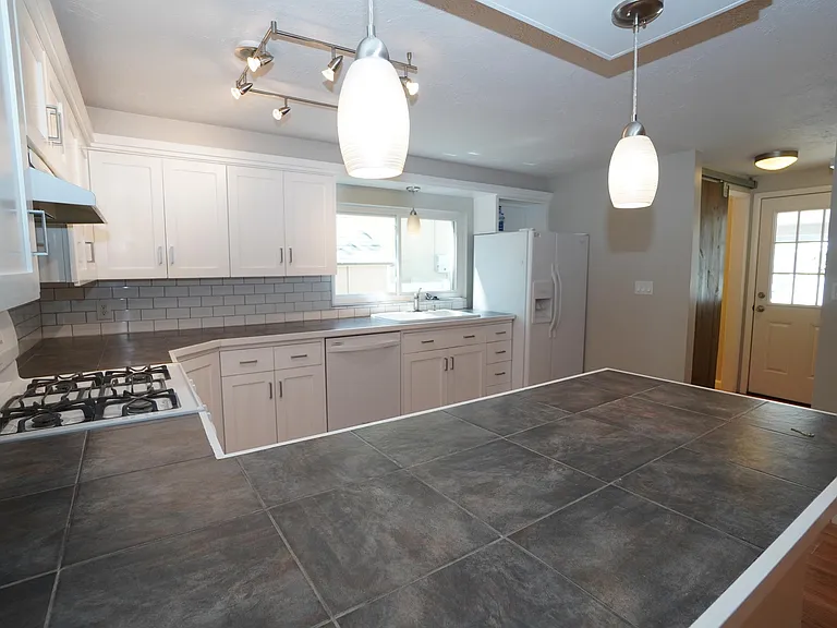 5707 N Bogart Ln — Photo 13