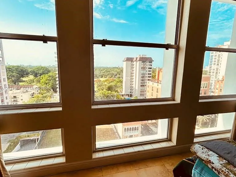 700 Biltmore Way #1015 — Photo 14