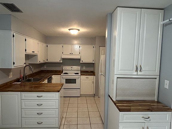 2nd image of 1804 SW 70th Ter