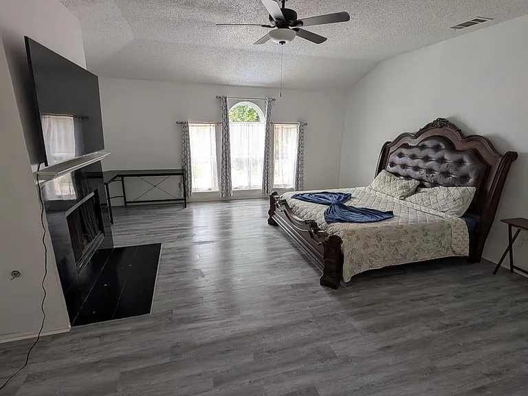 3216 Meadowview Dr — Photo 25