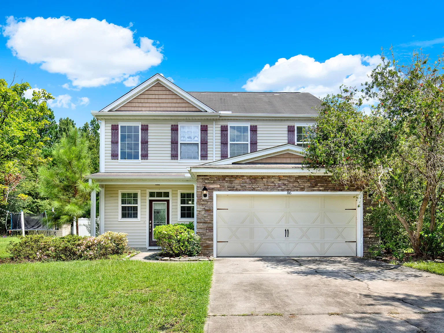 4 bed, 2.5 bath, 2224 sqft, $2,500 — Photo 1