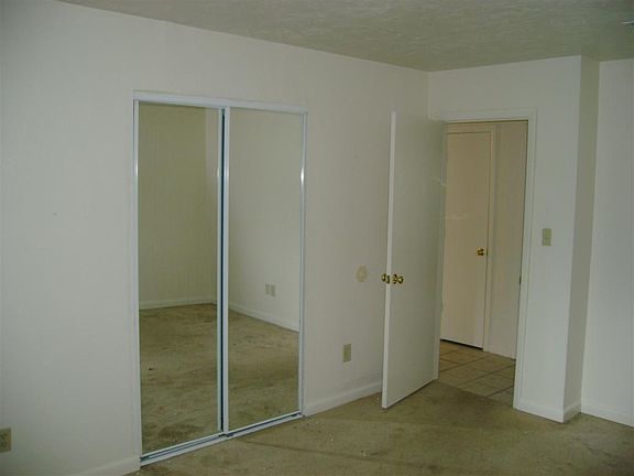 2nd image of 3918 NE 1st Ter