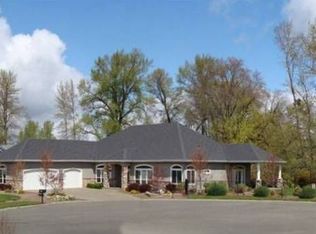 882 Breezy Ln, Grants Pass, OR 97527