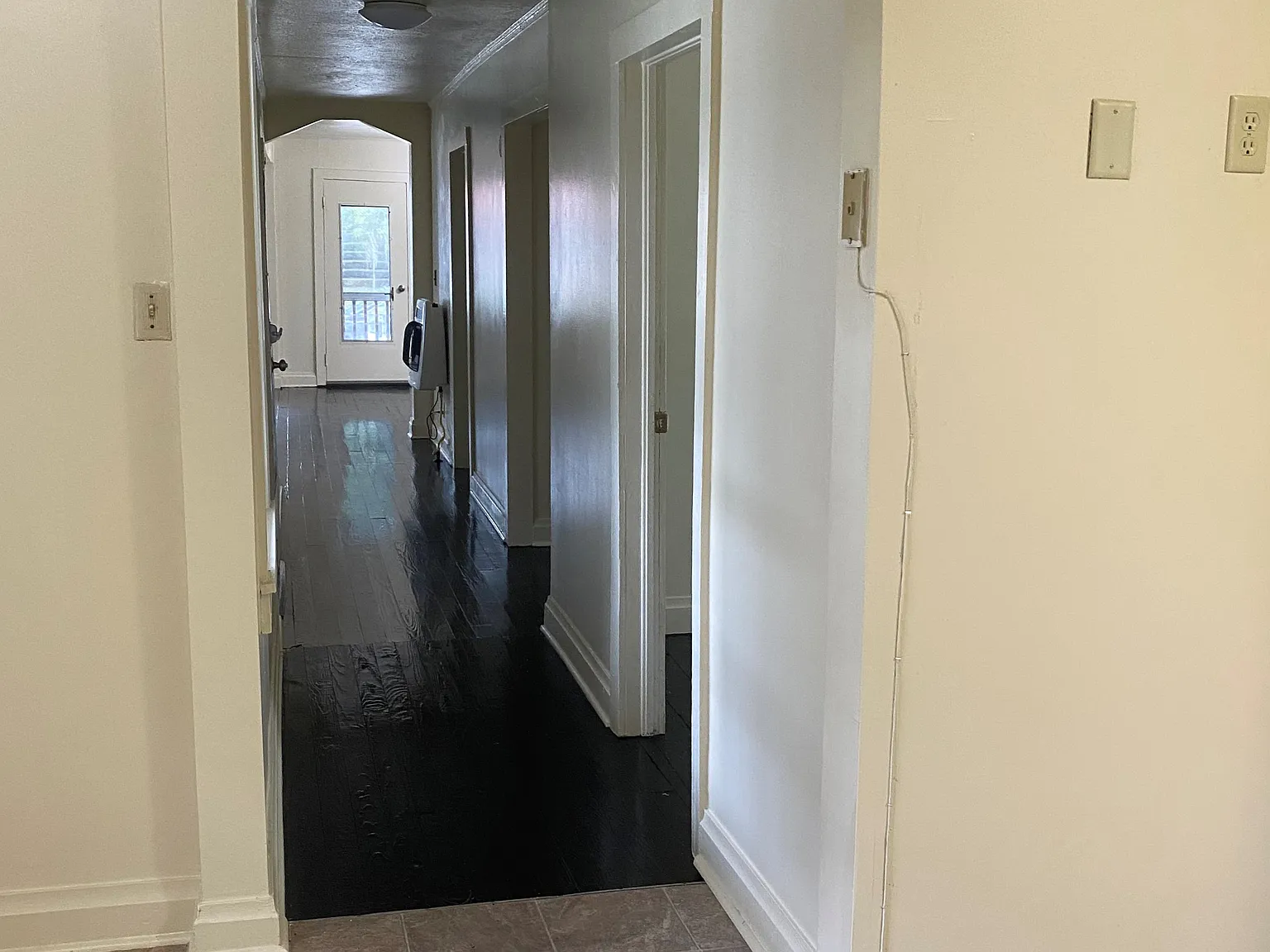 1 bed, 738 sqft, $1,200 — Photo 3