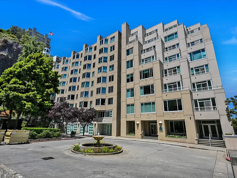 240 Lombard St #525 — Photo 17