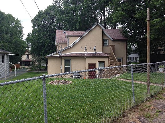3rd image of 2515 Pierce St NE
