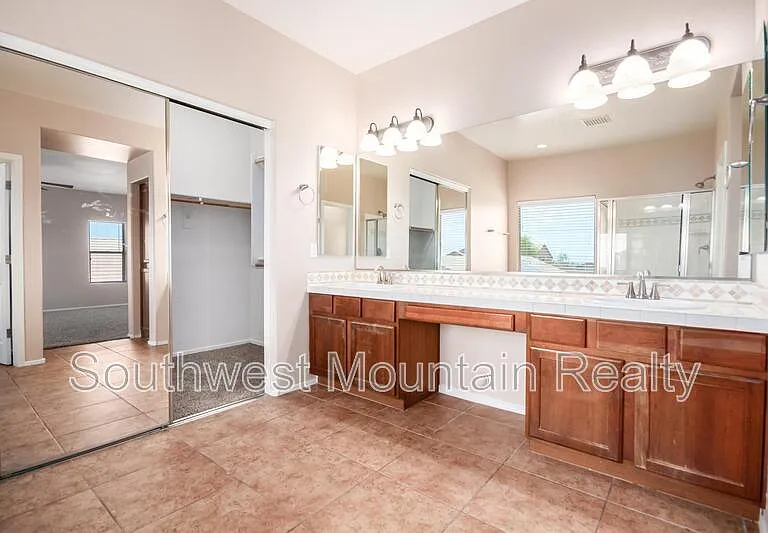 41261 W Laramie Rd — Photo 20