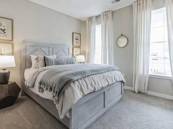 245 Huntington Dr, Egg Harbor Township, NJ 08234