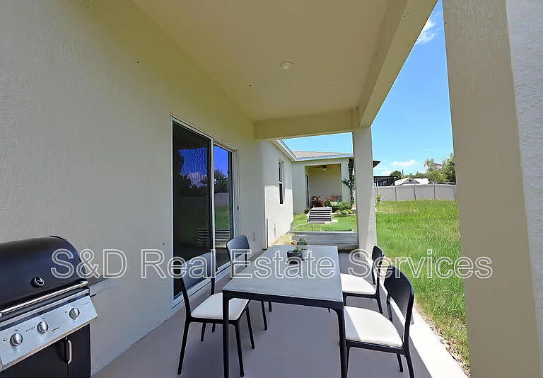 685 Crown Rose Dr — Photo 33