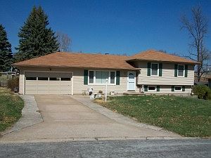 1st image of 3301 Linda Ln