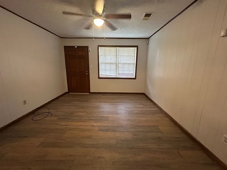 610 Cottonwood Dr — Photo 4