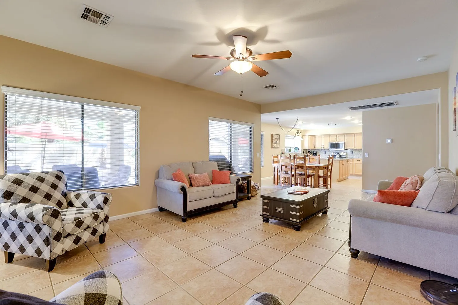 5 bed, 3.0 bath, 3498 sqft, $6,386 — Photo 4