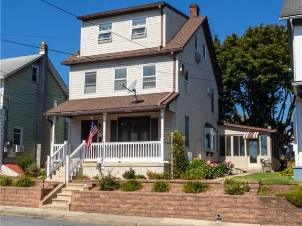 4523 Main St, Whitehall, PA 18052